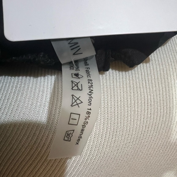 VIMPUNEC Black Cutout One Piece Swimsuit – Size M – New with Tags - Picture 6 of 9